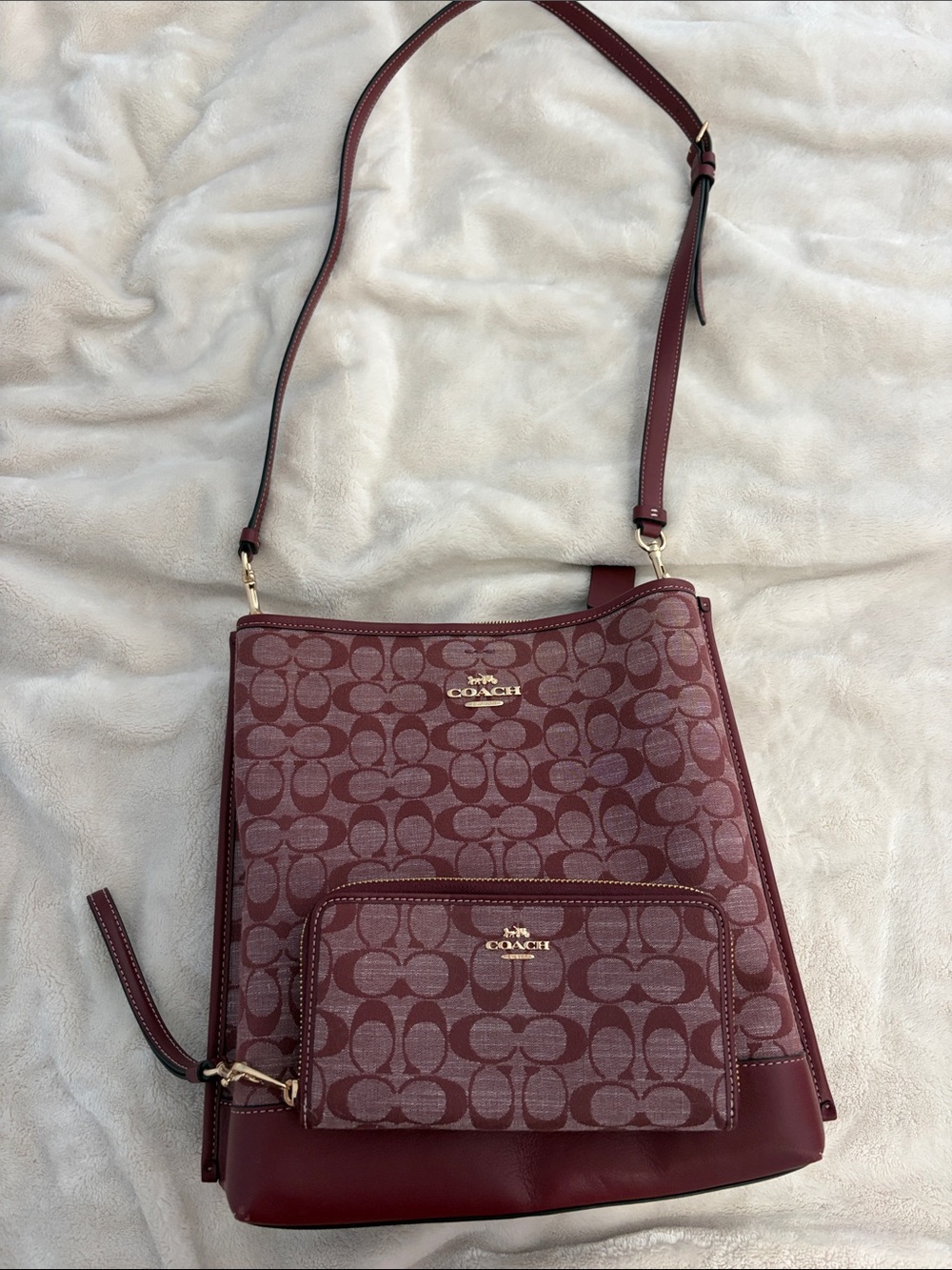 Coach Wine Signature Crossbody with Matching Wristlet - Picture 2 of 5